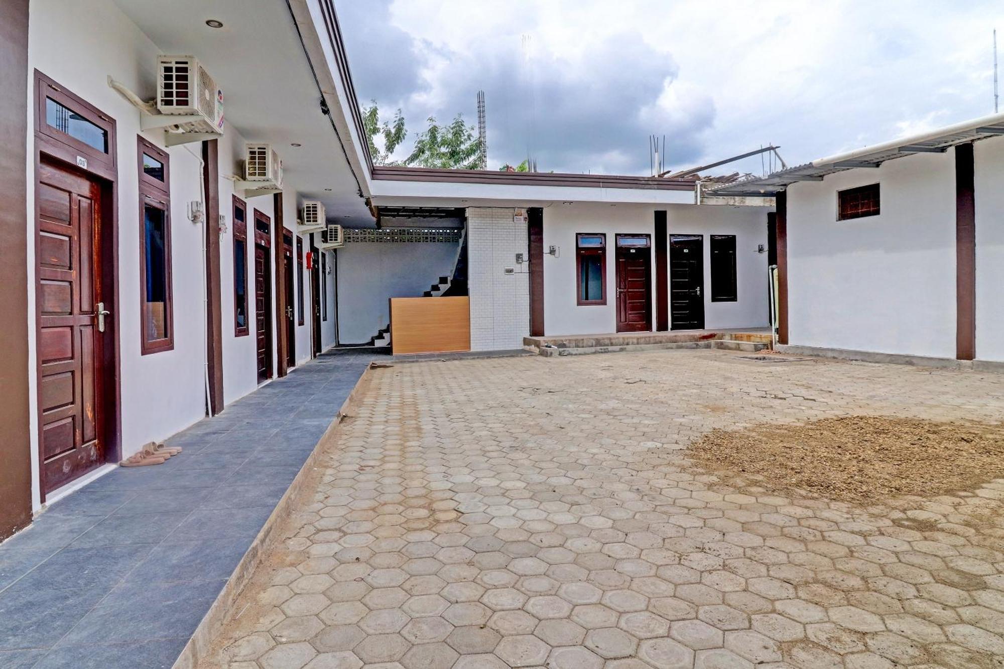 Super Oyo 91497 Waskita Residence Syariah Jambi Exterior foto